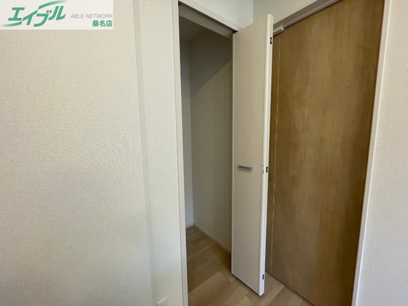 収納　同型参考写真