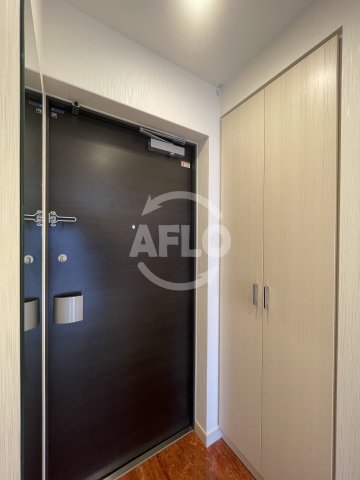 玄関　プレジオ三国ASIAN　玄関