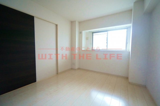 その他部屋・スペース　広くて明るい寝室