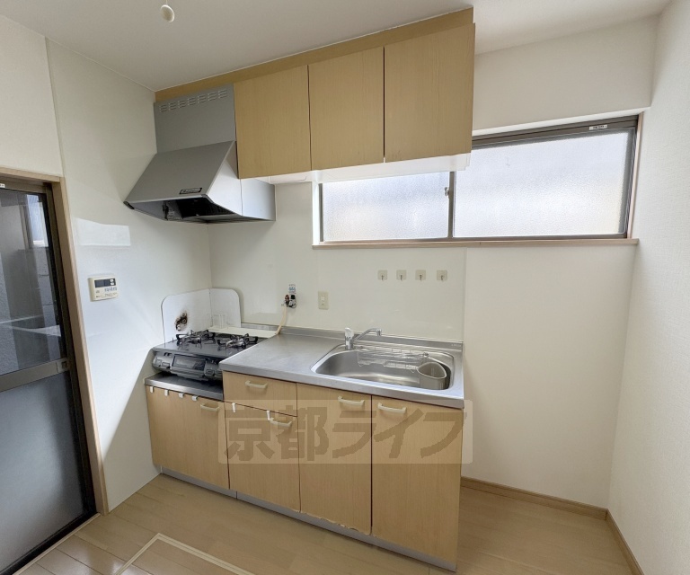 キッチン　新品のキッチンで気持ちいいです！