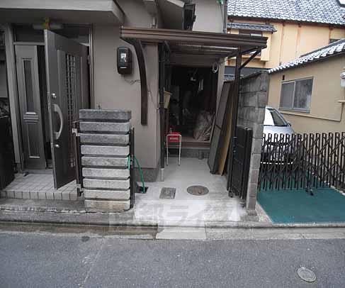 その他共有部分　バイクくらいなら置けるスペースがあります。