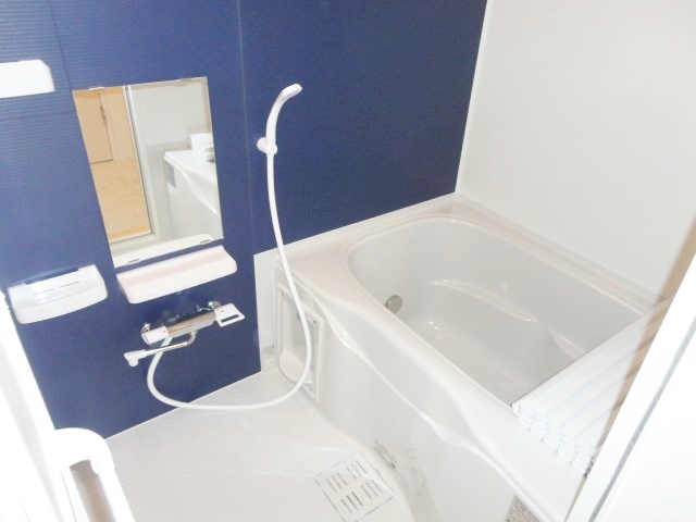 バス・シャワールーム　雨の日でも安心の浴室乾燥機付きです♪