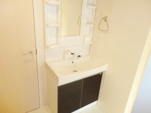 洗面設備　身支度に欠かせない独立洗面台♪