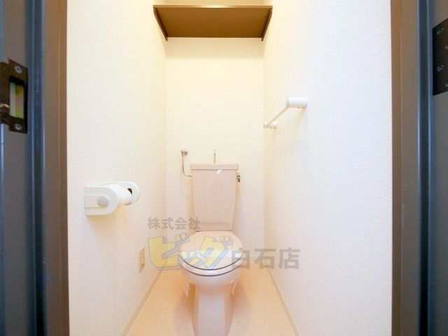 トイレ　ウォシュレットは各自で取り付け可能です♪