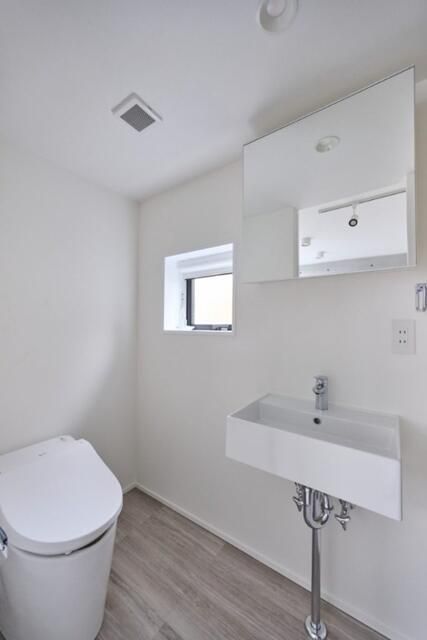 トイレ　※全て別号室のお写真。内装等参考にしてください。