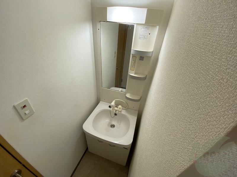 洗面設備　こちらに洗面台があります。朝の洗顔はこちらで。