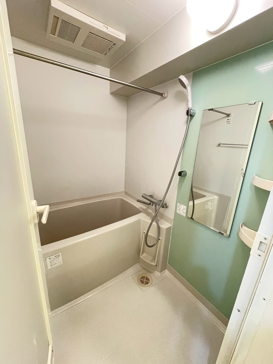 バス・シャワールーム　バスルーム