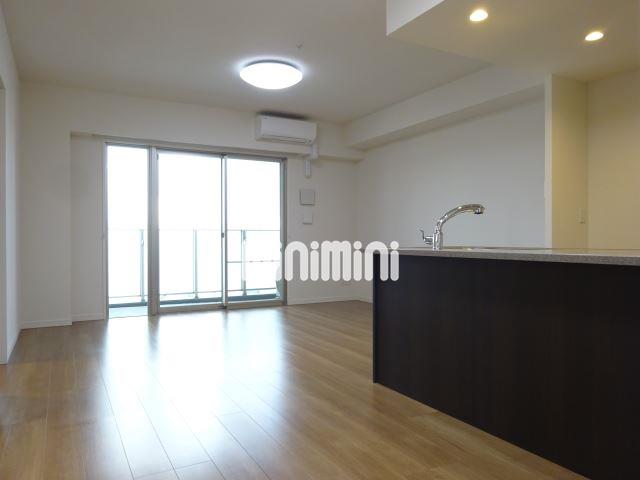 居室・リビング　照明、エアコンつきと快適な生活が送れます。