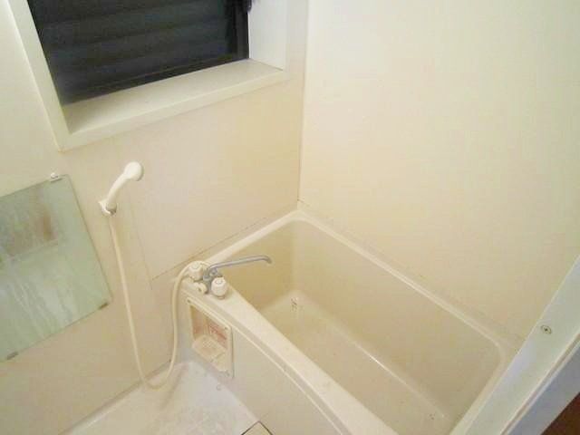バス・シャワールーム　★お風呂、窓あり★
