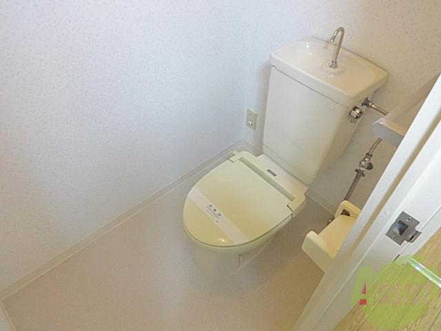 トイレ　狭くもなく広くもない丁度いい感じの広さ☆居心地よさそう～