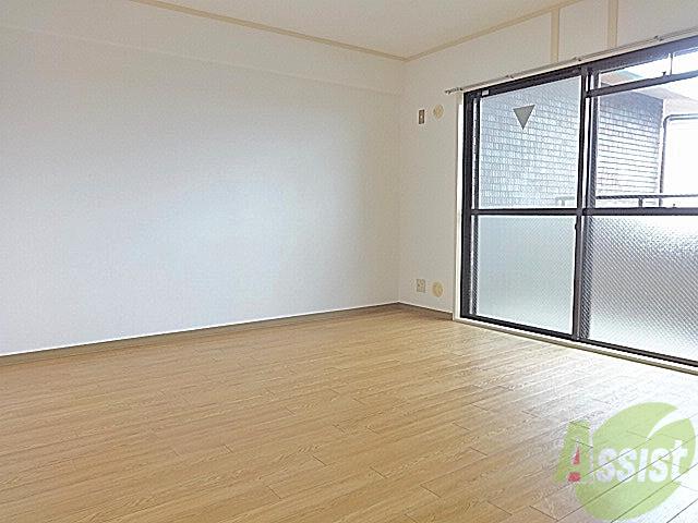 その他部屋・スペース　バルコニ―面の洋室７．５帖♪南向きの明るいお部屋です♪