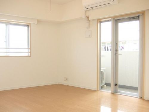 居室・リビング　※別部屋の参考写真です。