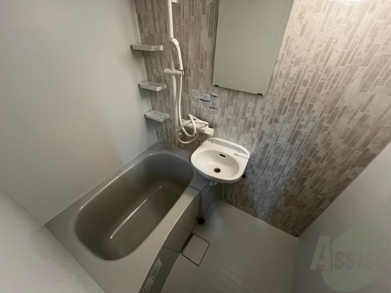 バス・シャワールーム　お風呂になります。一日の疲れを癒してくださいね。