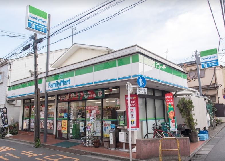 コンビニ　ファミリーマート 方南一丁目店（コンビニ）まで396m