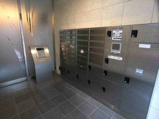 エントランス　オートロック・集合ポスト・宅配ボックス