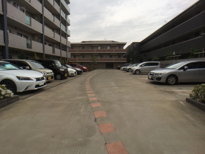 駐車場　駐車場