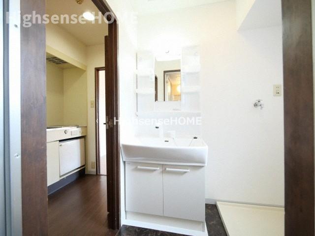 洗面設備　使いやすい洗面所です