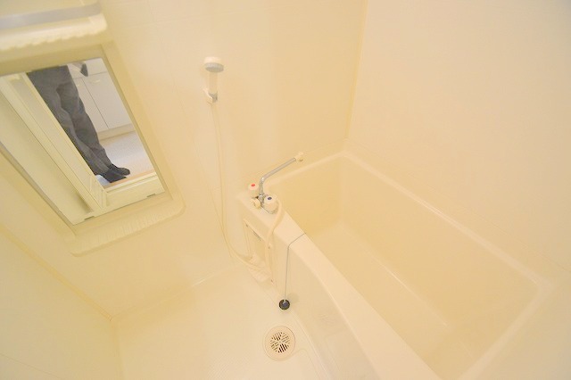 バス・シャワールーム　お問合せはシティホーム海田センター　082-821-2227