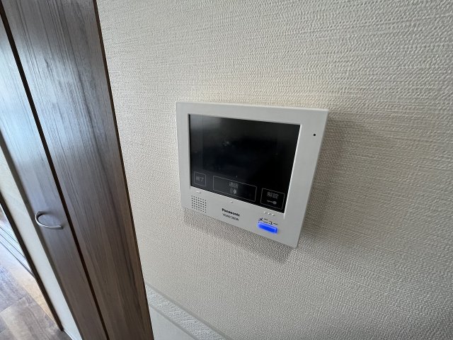 セキュリティ　TVモニター付きインターホンです。