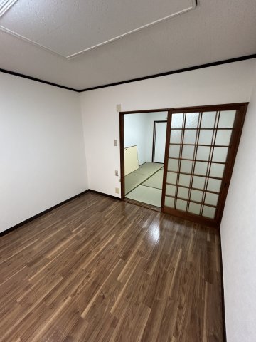 その他部屋・スペース　落ち着いて過ごせるお部屋なので、寝室にいかがでしょうか