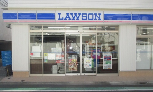 コンビニ　ローソン下目黒二丁目店（コンビニ）まで121m