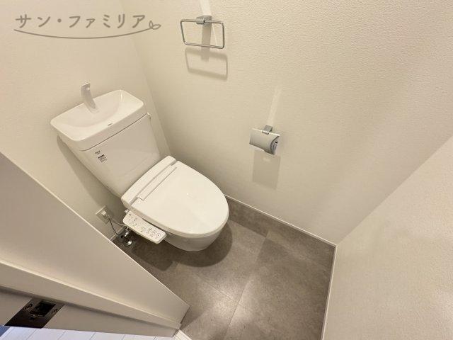トイレ　同モデル写真
