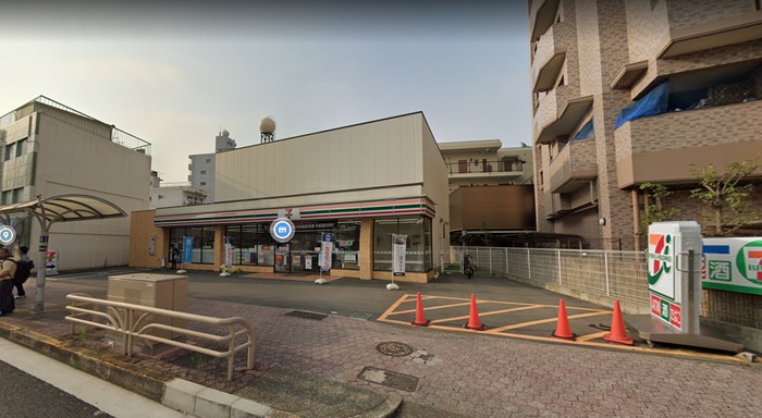 コンビニ　セブンイレブン中村区役所駅前店（コンビニ）まで130m