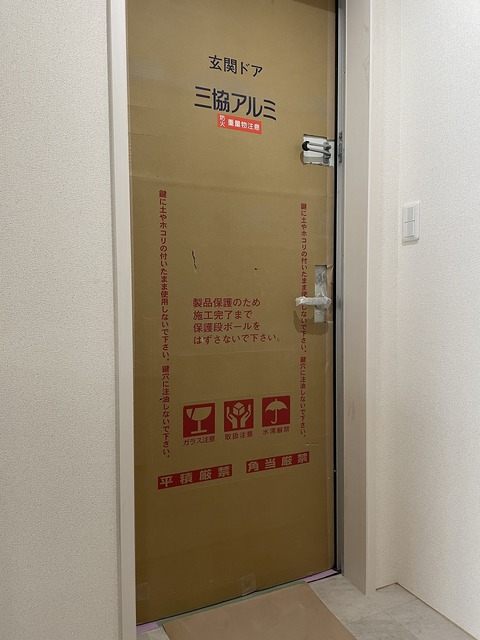 玄関　同一施工会社同一類似写真