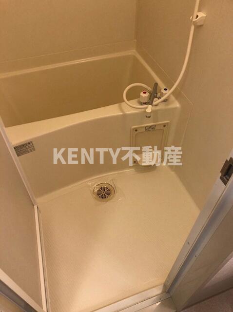 バス・シャワールーム　コンパクトで使いやすいお風呂です