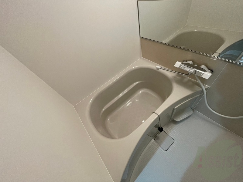 バス・シャワールーム　お風呂になります。一日の疲れを癒してくださいね。