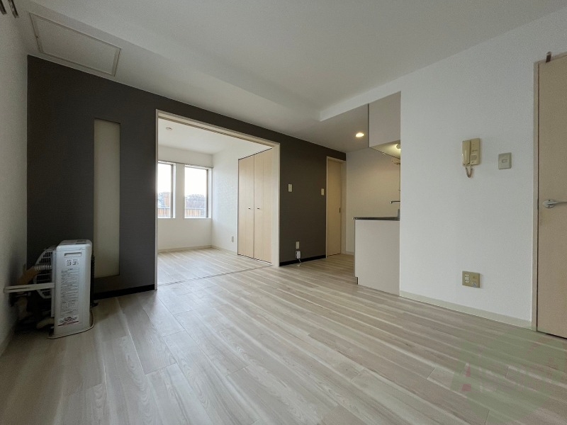 居室・リビング　広くてきれいなリビングです！快適に過ごせそうですね。