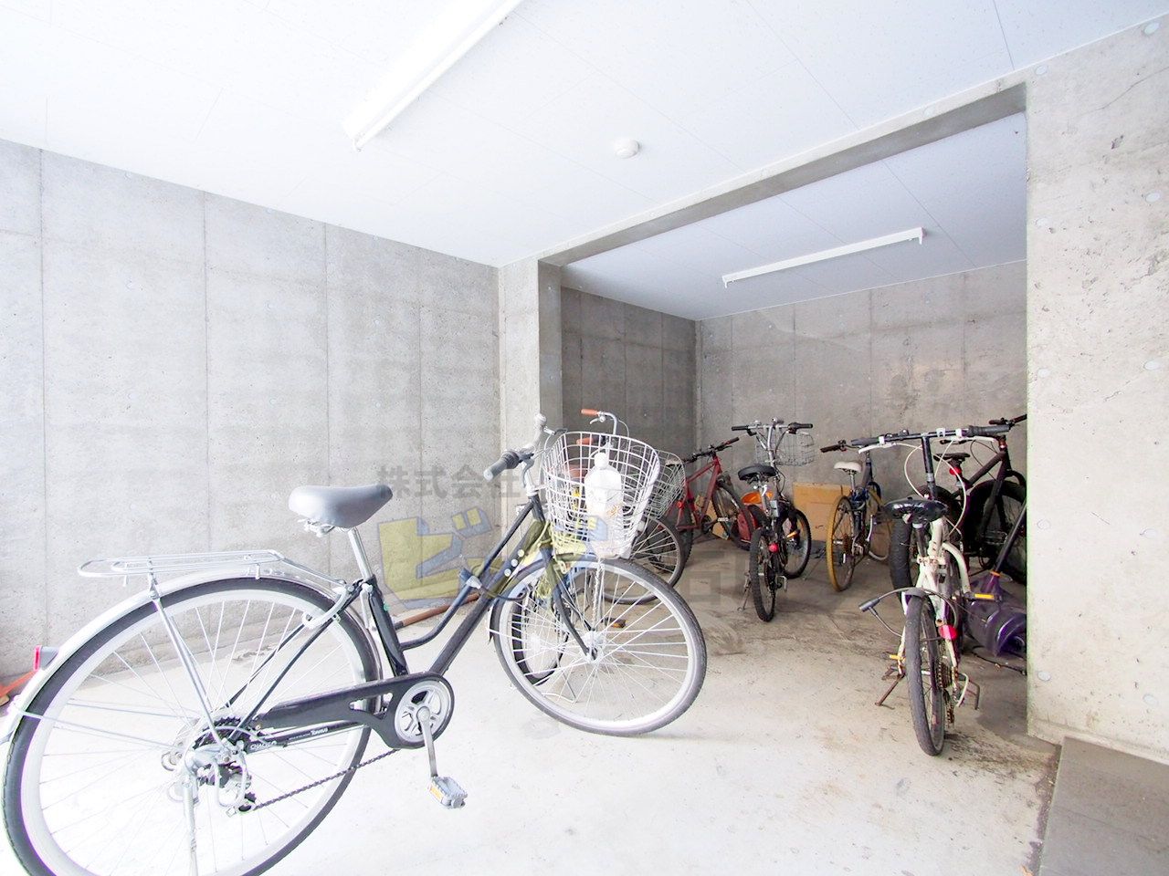 その他　屋内駐輪場完備♪