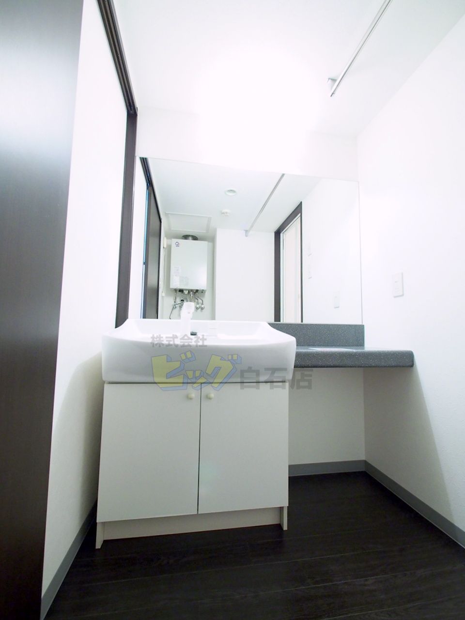 洗面設備　シャンプードレッサー完備♪