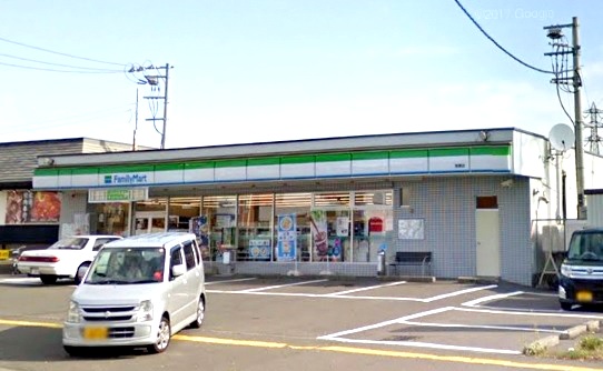 コンビニ　ファミリーマート南郷店（コンビニ）まで186m