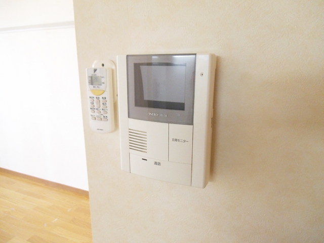 セキュリティ　TVモニタ付きのインターホンもあります。