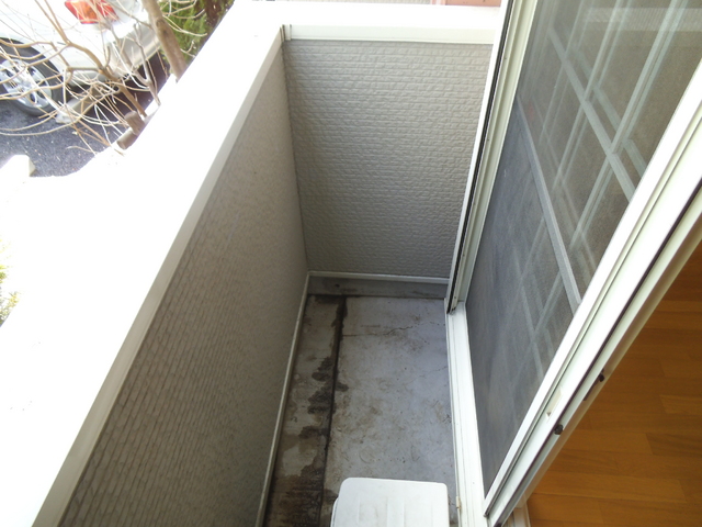 バルコニー　バルコニーで洗濯物も干せますよ♪