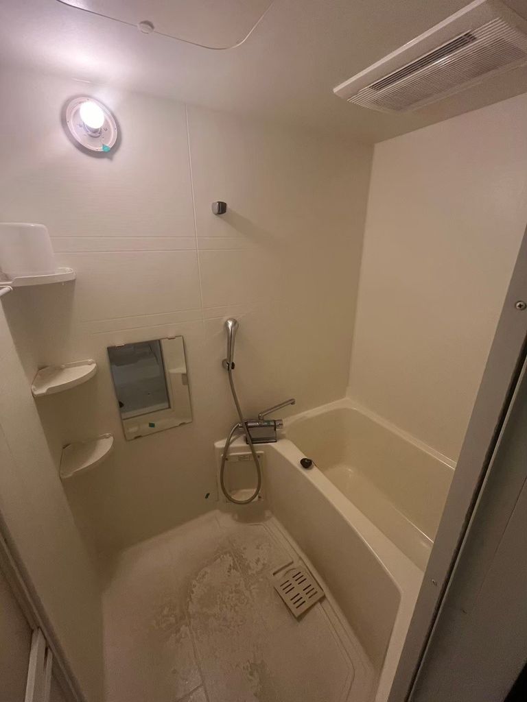 バス・シャワールーム　バス