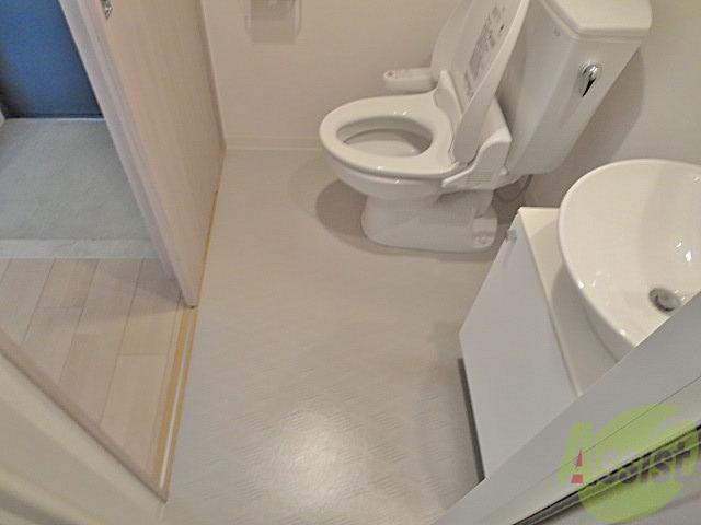 洗面設備　こちらは洗面脱衣所になります。脱衣などはこちらでどうぞ♪