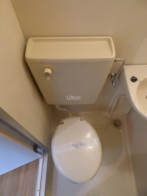 トイレ　別部屋のお写真です。ご参考までに！