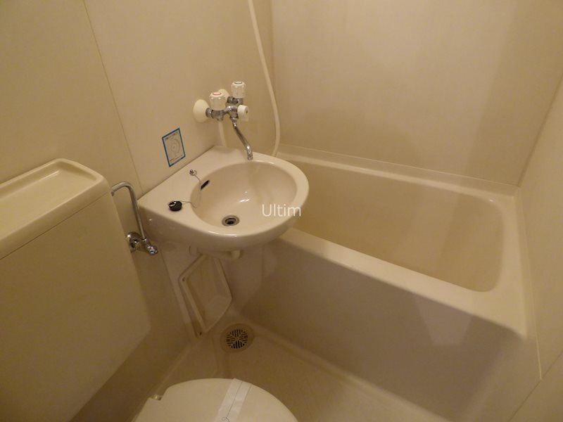 バス・シャワールーム　別部屋のお写真です。ご参考までに！