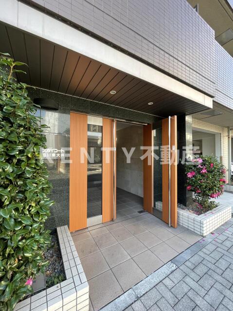 エントランス　建物の内部です