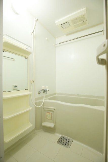 バス・シャワールーム　バスルーム