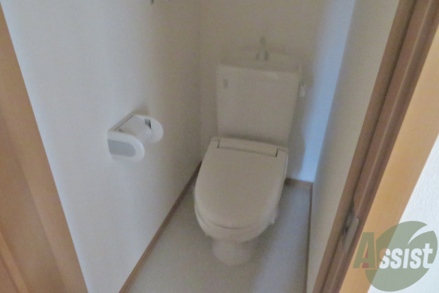 トイレ　トイレはウォシュレット付きです。シャワートイレは嬉しいですね