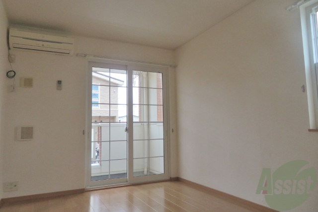 居室・リビング　リビングは１１．３帖のＬＤＫです。陽当たり良好でいいですね。