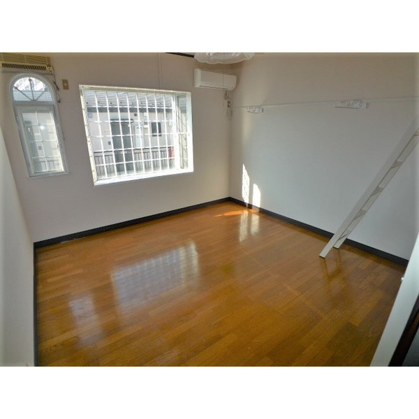 居室・リビング　広々とした居室