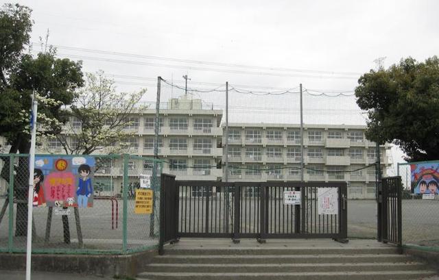 小学校　海老名市立門沢橋小学校（小学校）まで998m