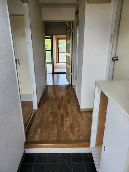 玄関　※別部屋参考写真