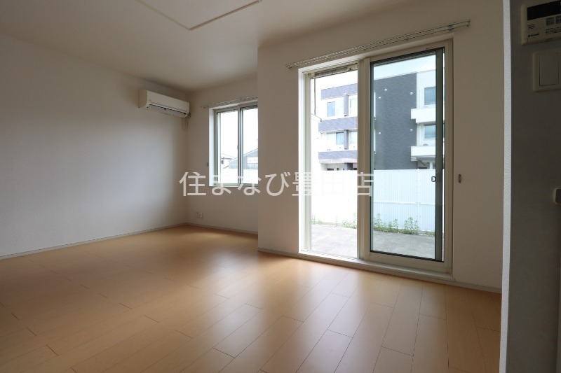 居室・リビング　同型別部屋写真