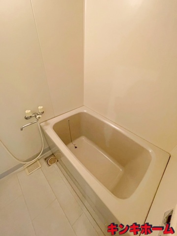 バス・シャワールーム　写真は1階のお部屋です。現況を優先ください