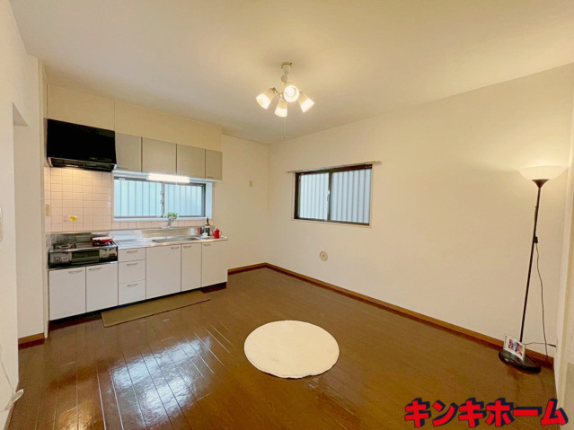 居室・リビング　写真は1階のお部屋です。現況を優先ください